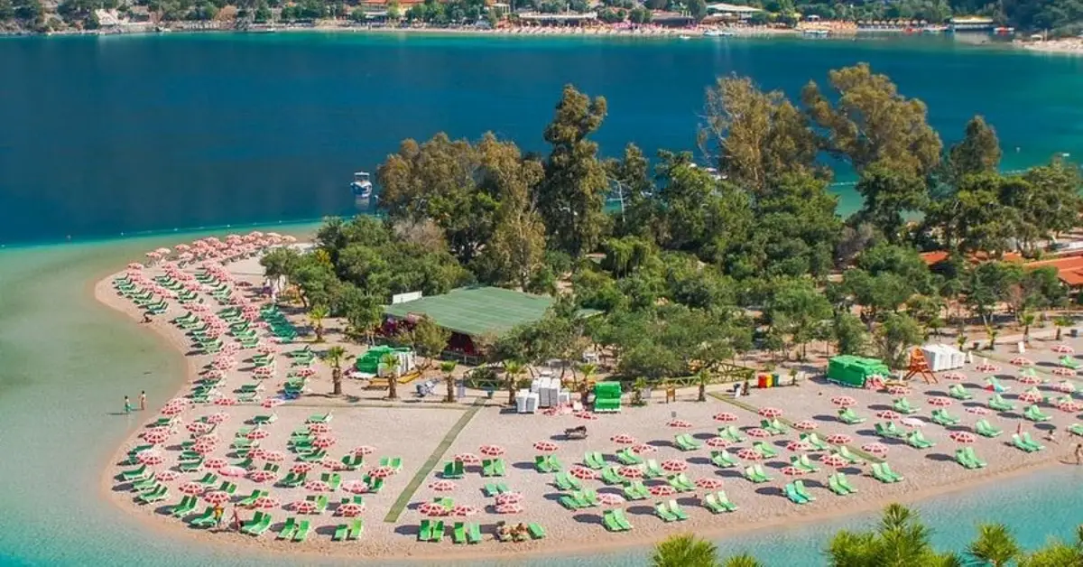 Kumburnu Plajı’nda Güneşlenmek ve Yüzmek