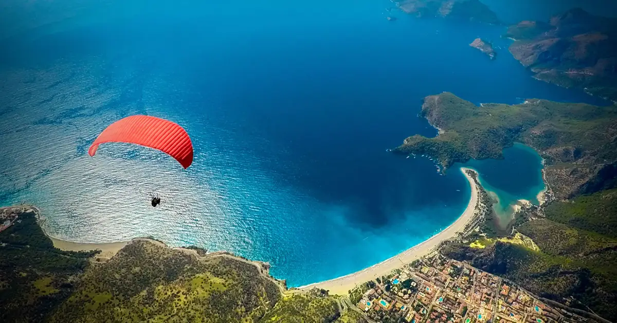 Yamaç Paraşütü ile Gökyüzünden Ölüdeniz Manzarası