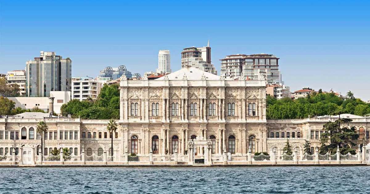 Dolmabahçe Sarayı