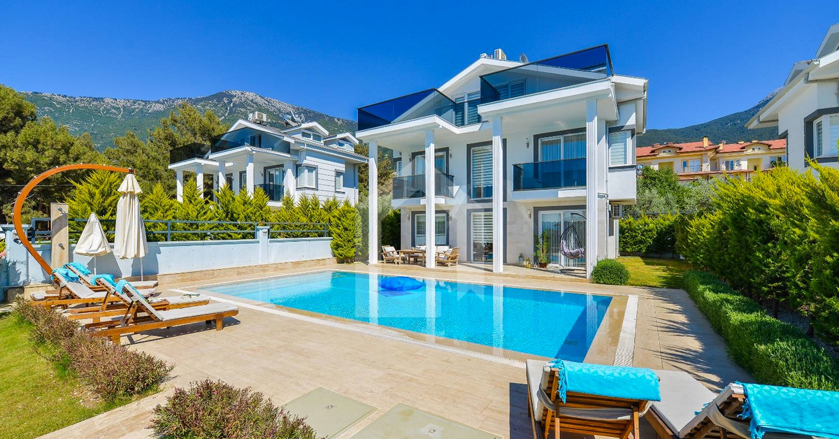 Geniş Bahçeli, Kiralık Özel Havuzlu, Konforlu Müstakil Villa, Ölüdeniz