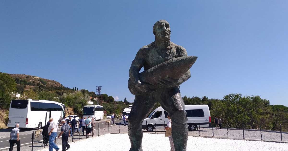 Seyit Onbaşı Anıtı