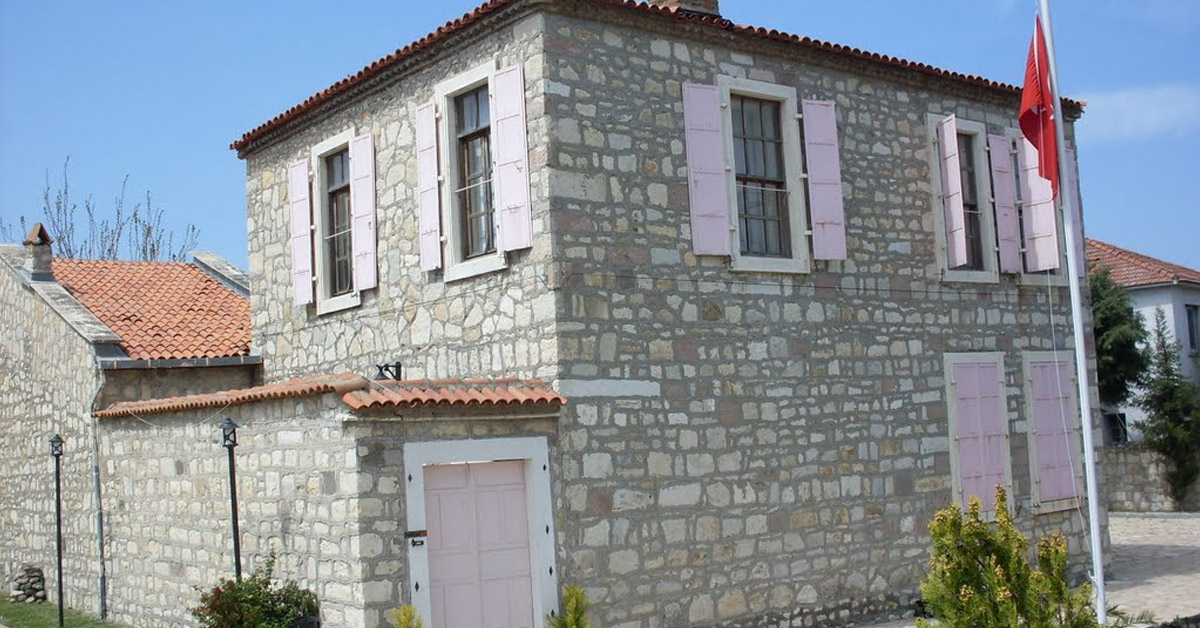 Necati Cumalı Anı Ve Kültür Evi