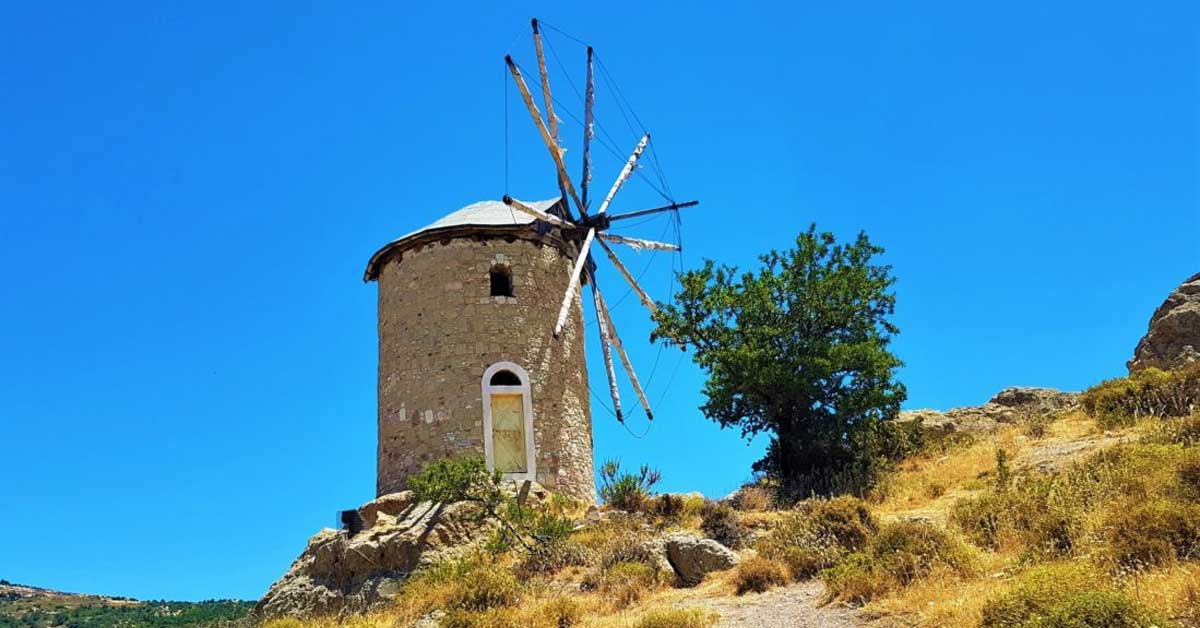 Eski Foça Yel Değirmenleri