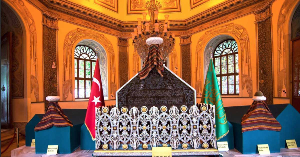 Tophane ve Osman Gazi'nin Türbesi: Tarihle İç İçe Bir Park