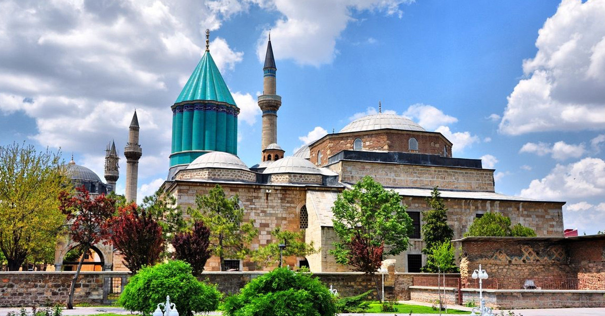 Yeşil Türbe ve Yeşil Camii: Osmanlı Mimarisinin İhtişamı