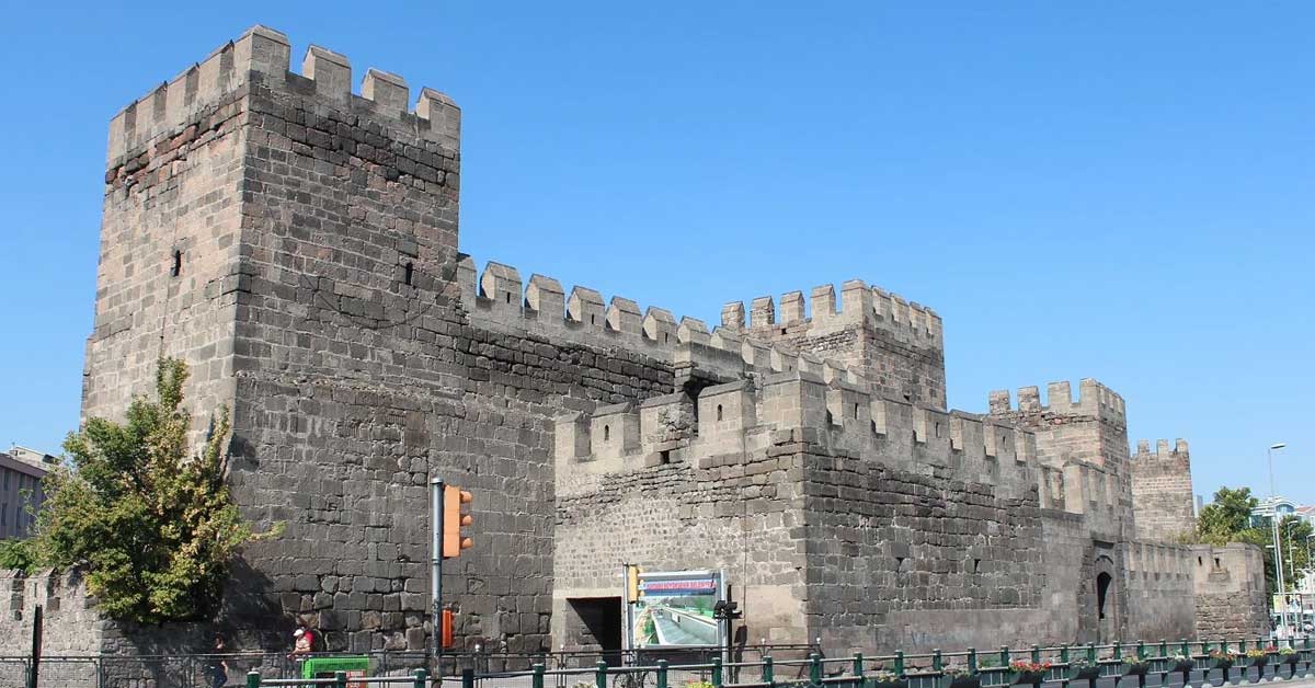 Kayseri Kalesi: Tarihin İzinde Bir Yolculuk