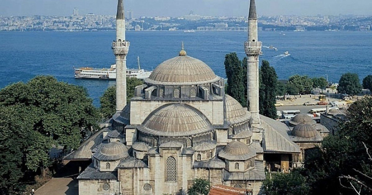 Mihrimah Sultan Camii: Işık ve Gölgenin Dansı