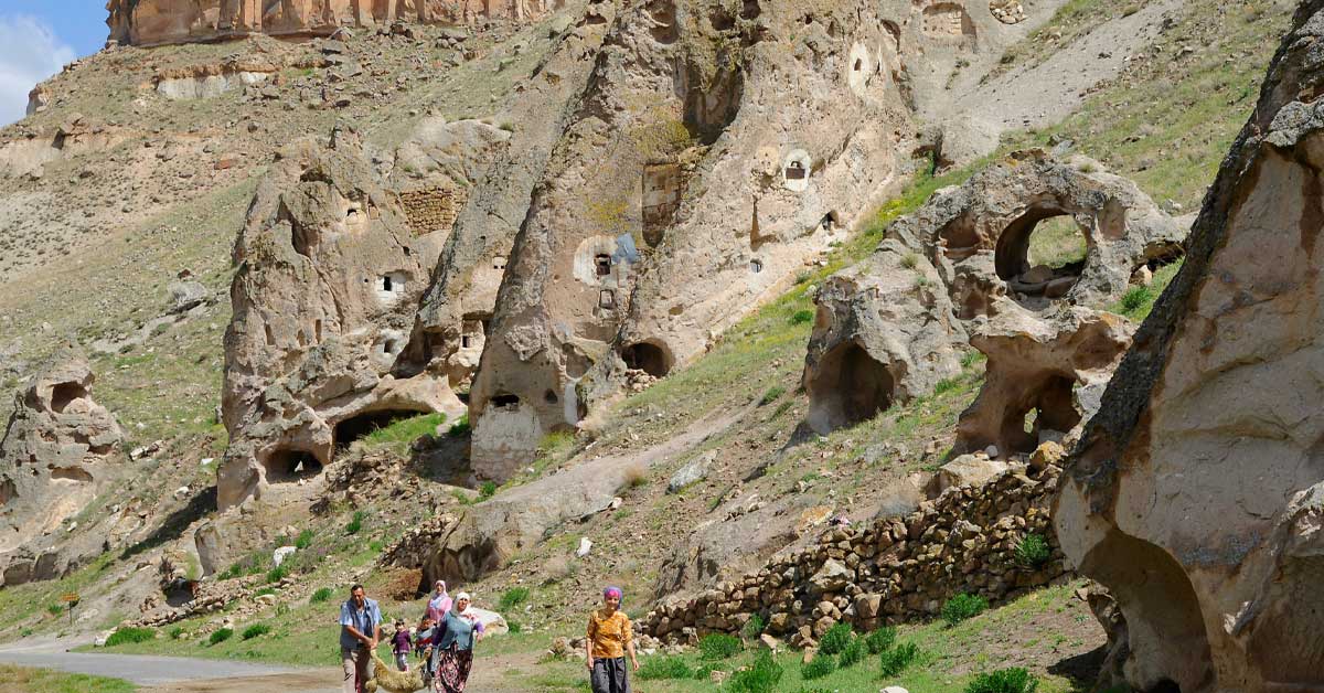 Soğanlı Vadisi: Peribacaları ve Kaya Kiliseleri