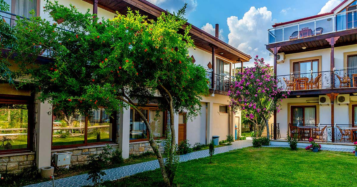 Sarsala Koyu'nda Konaklama Seçenekleri
