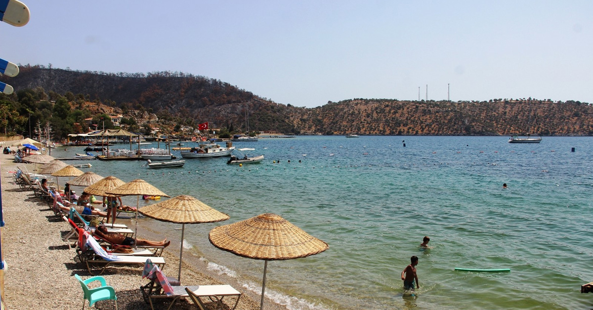 Çökertme Koyu'nda Deniz, Kum ve Güneş