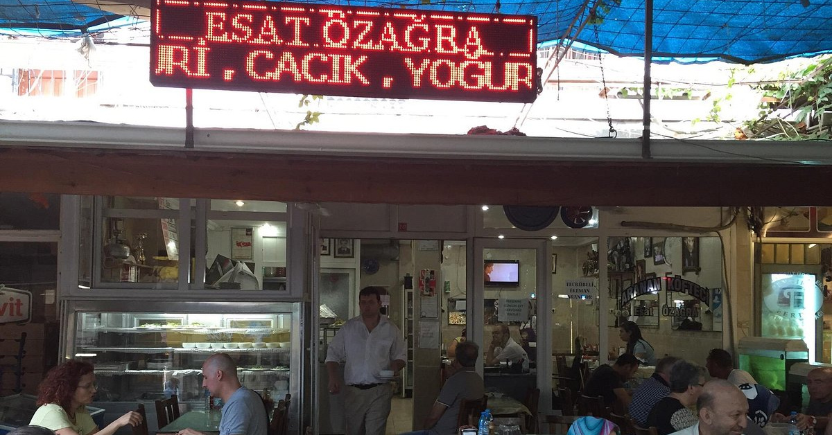 Aranan Köfteci – Esat Özağra