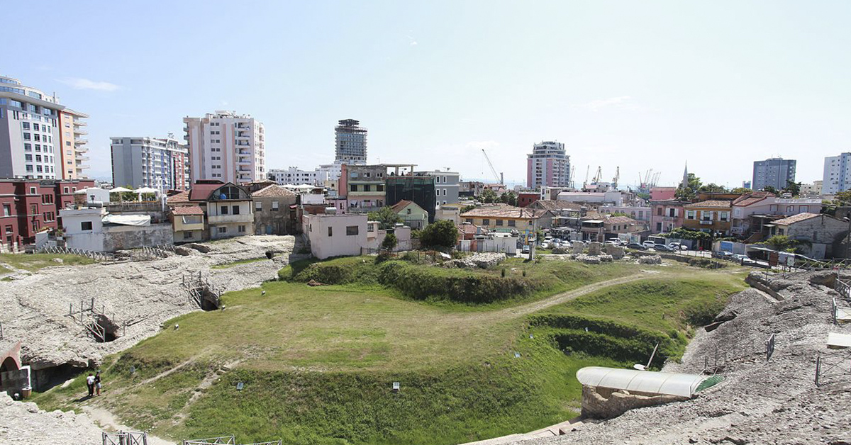 Dıraç Amfitiyatrosu