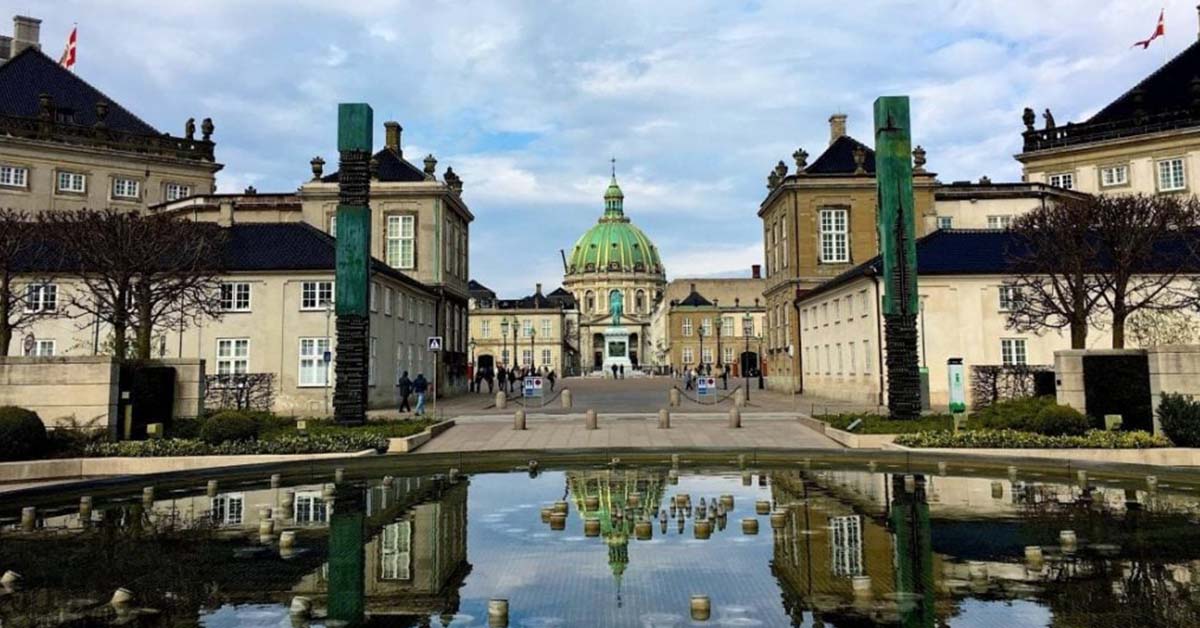 Amalienborg Sarayı
