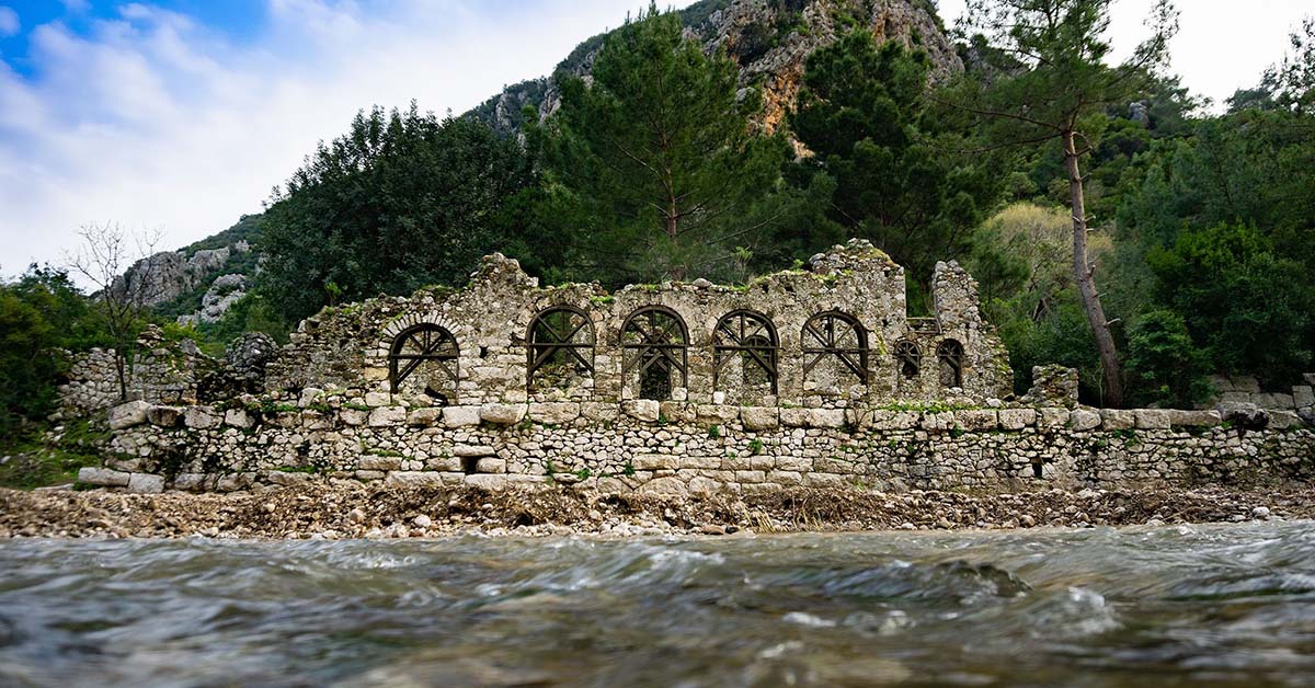 Olimpos Plajı ve Olimpos Antik Kenti