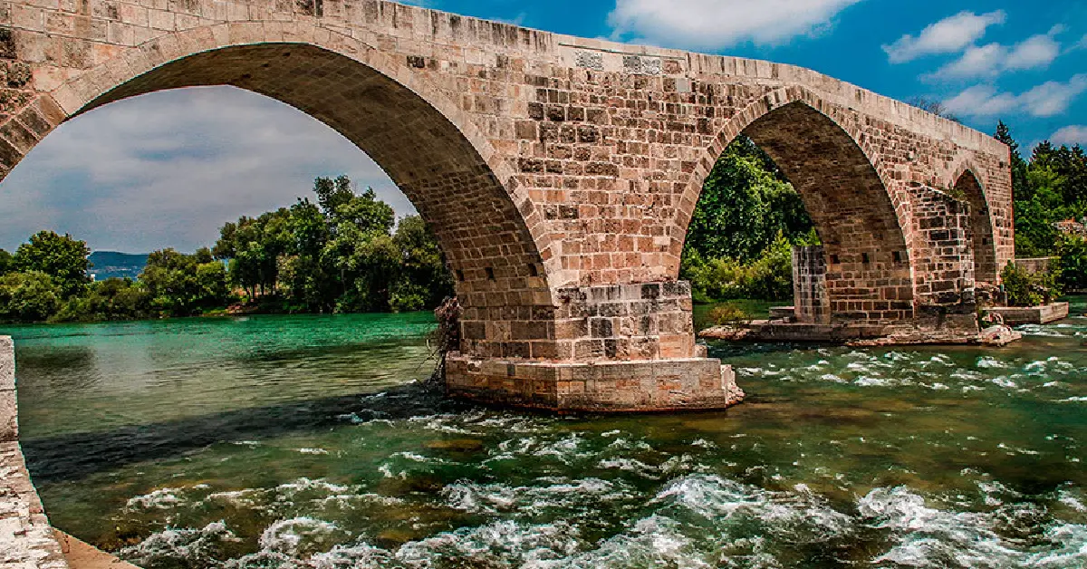 Aspendos Köprüsü
