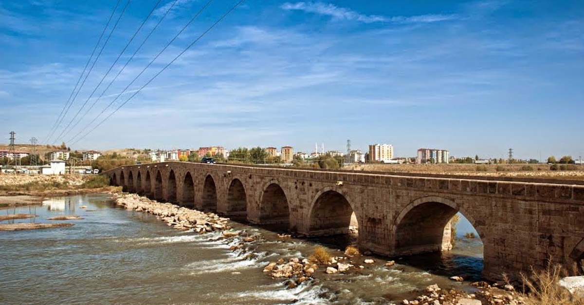 Kesikköprü ve Kesikköprü Kervansarayı