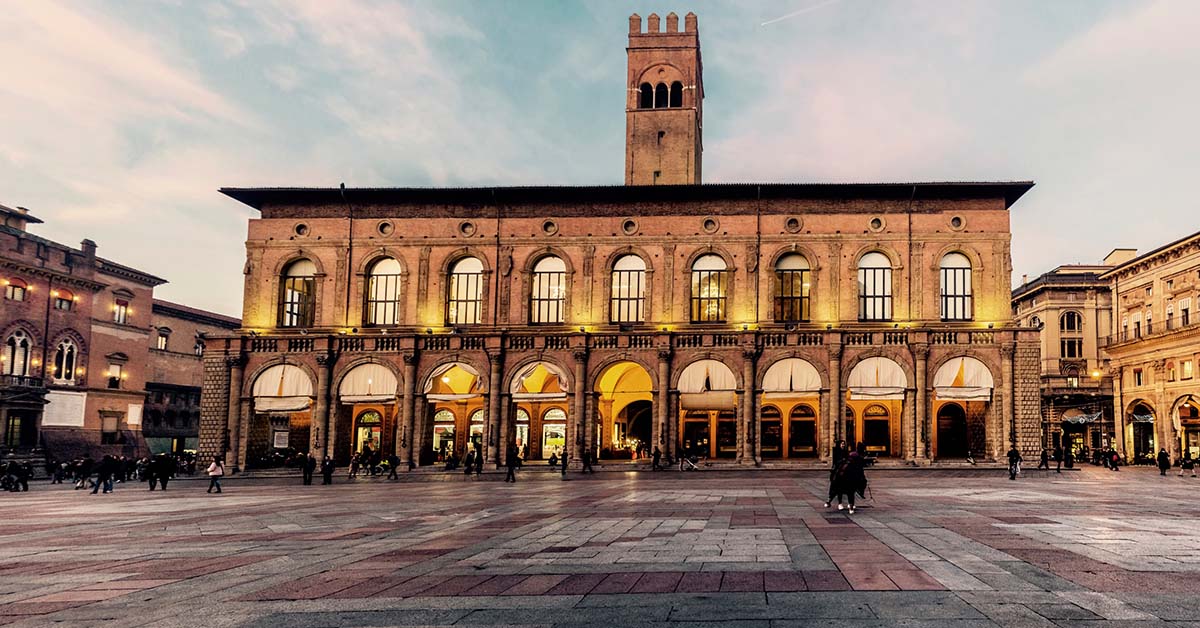 Maggiore Meydanı – Piazza Maggiore