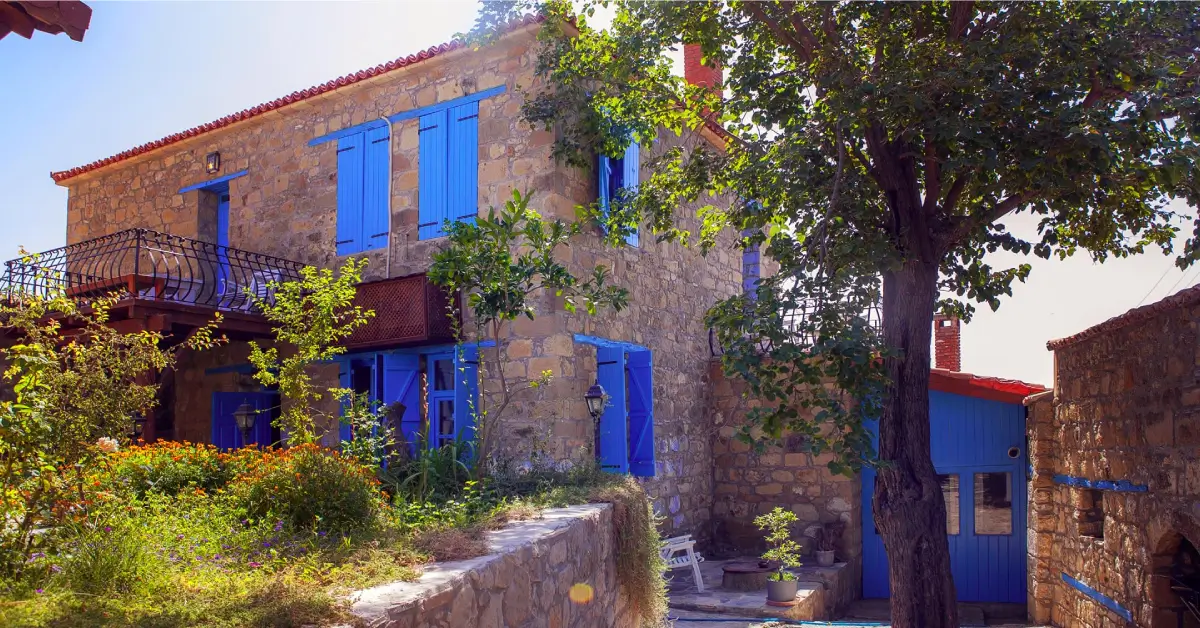 Adatepe Nerede Kalınır