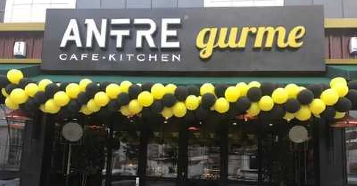 antre kafe kitchen