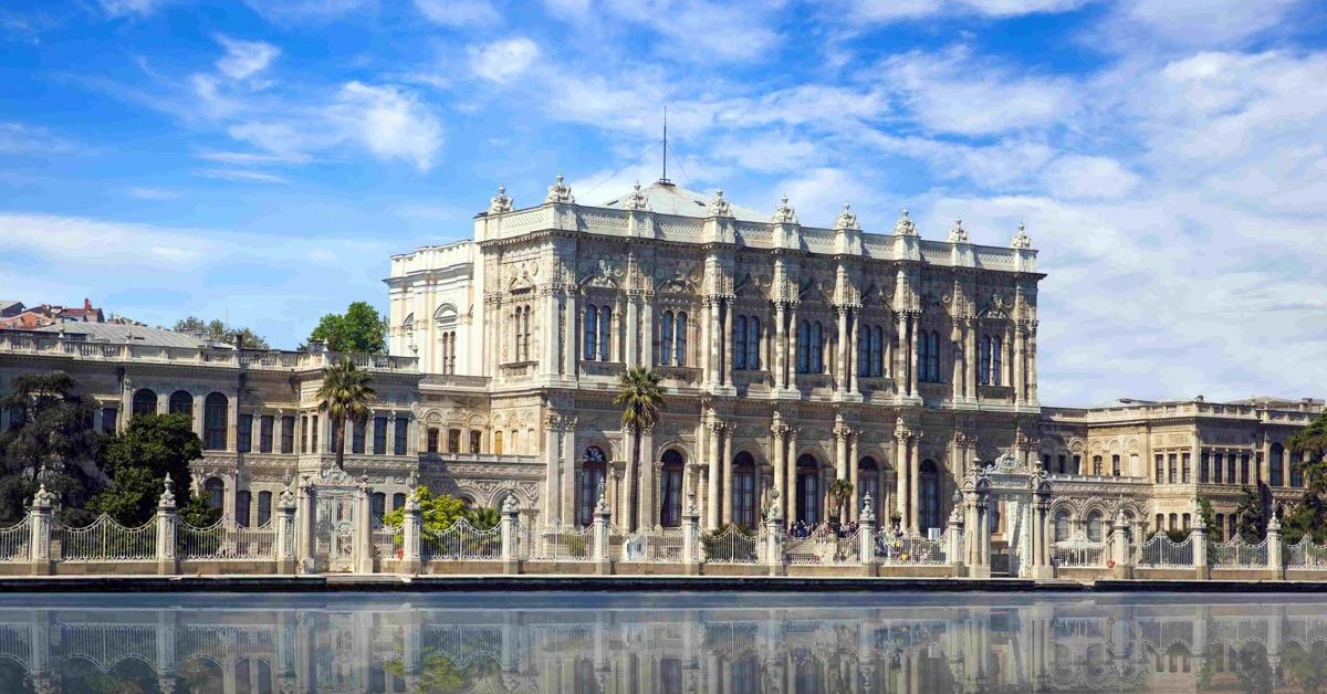 Dolmabahçe Sarayı