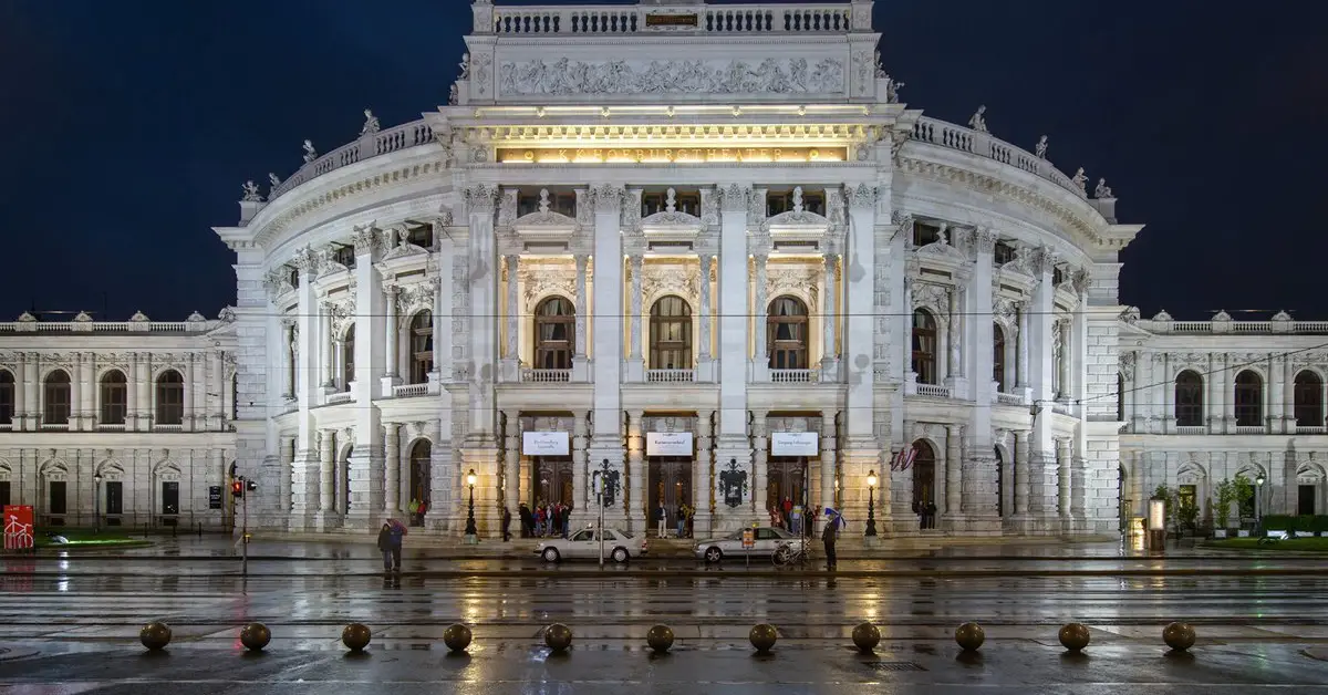 Burgtheater Tiyatro Binası 