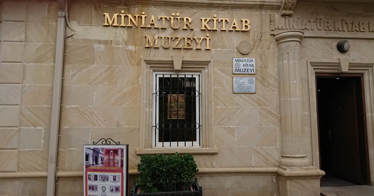 Bakü Minyatür Kitap Müzesi