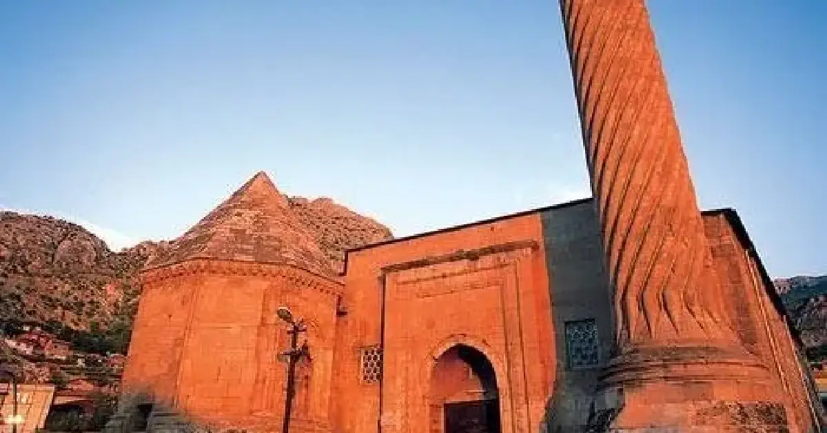 Burmalı Camii