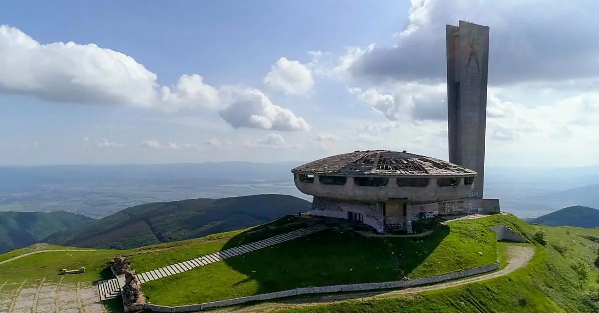 buzluca anıtı