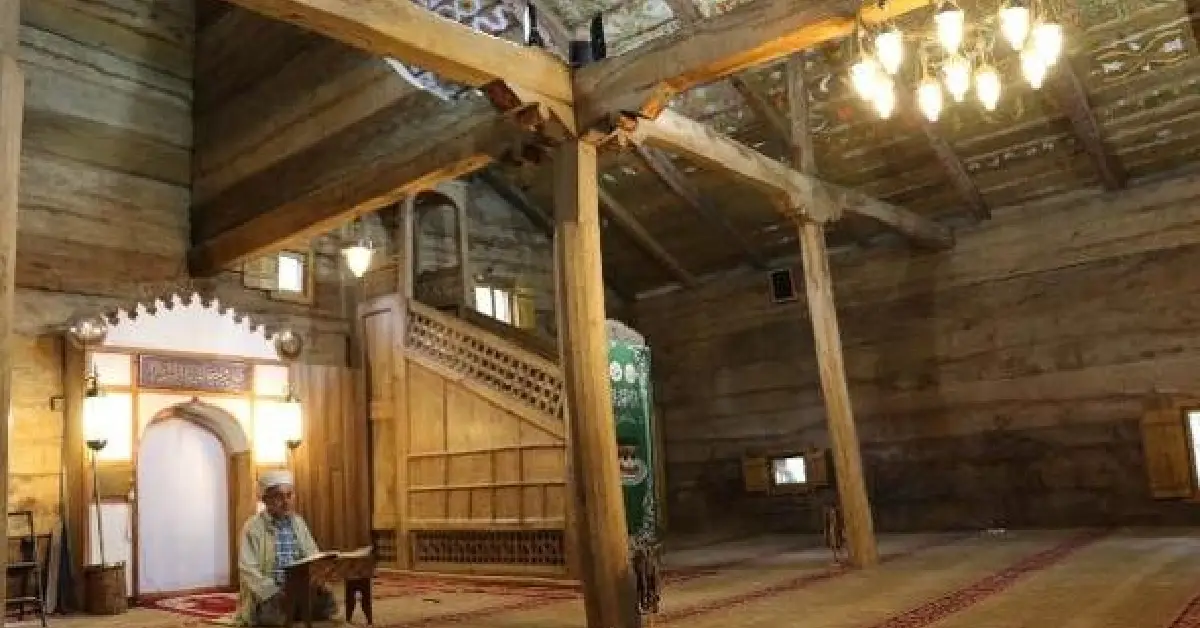 Çivisiz Ahşap Camii