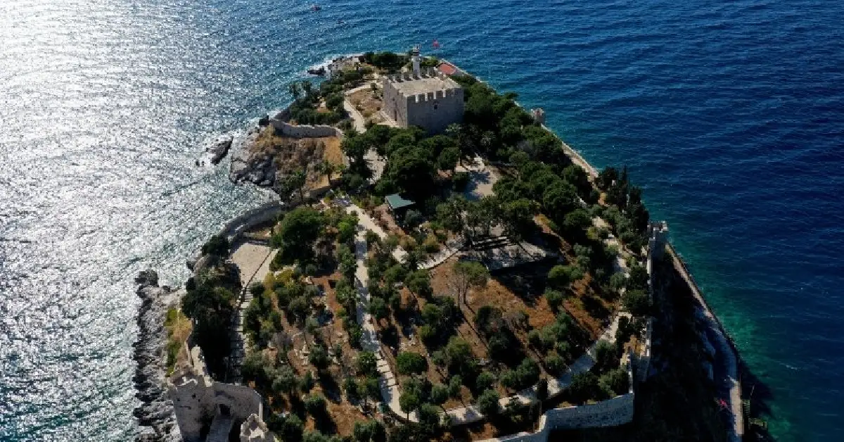 Güvercinada Kalesi