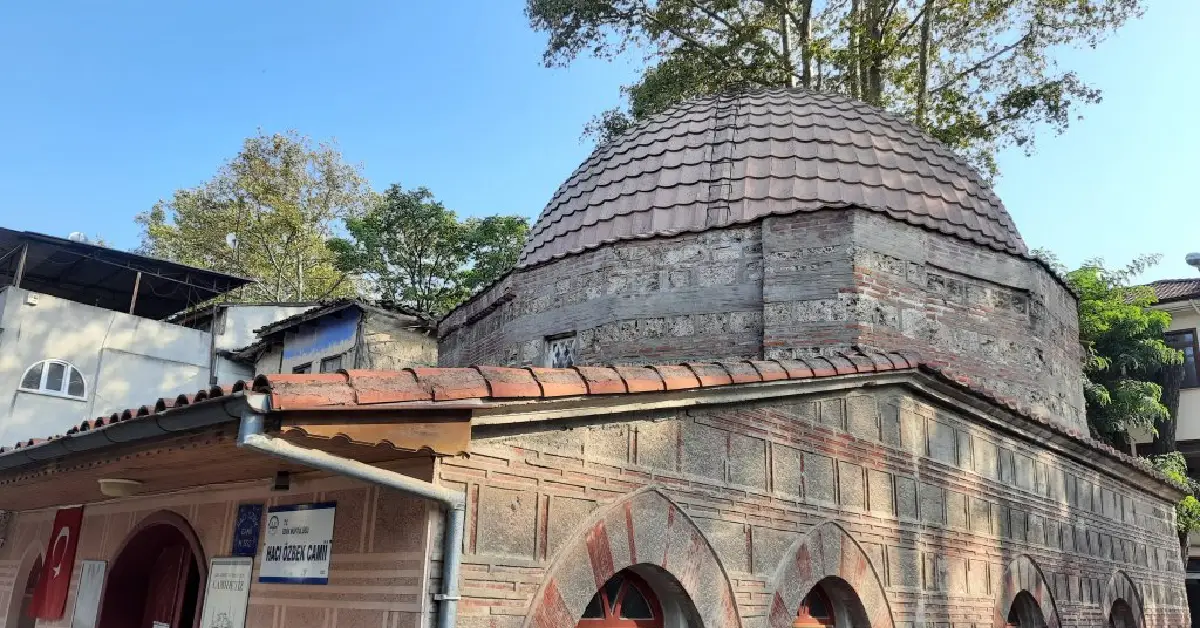 Hacı Özbek Camii