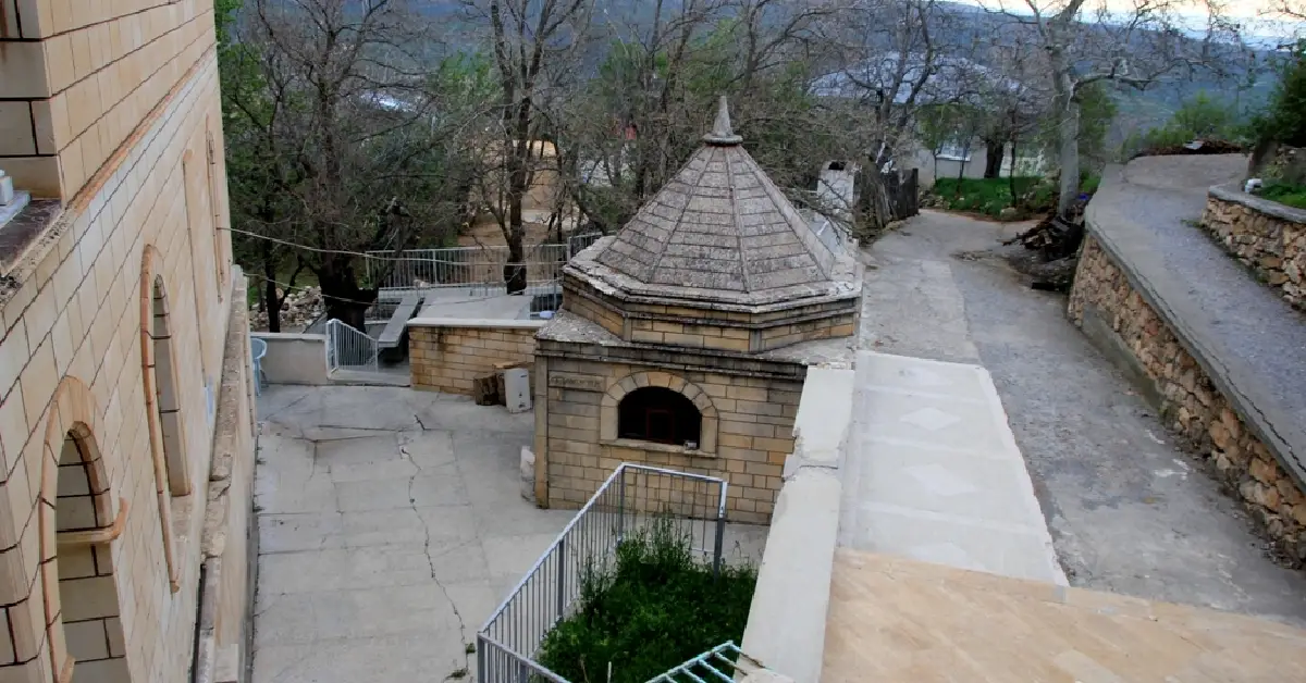 Hıdır Abdal Türbesi