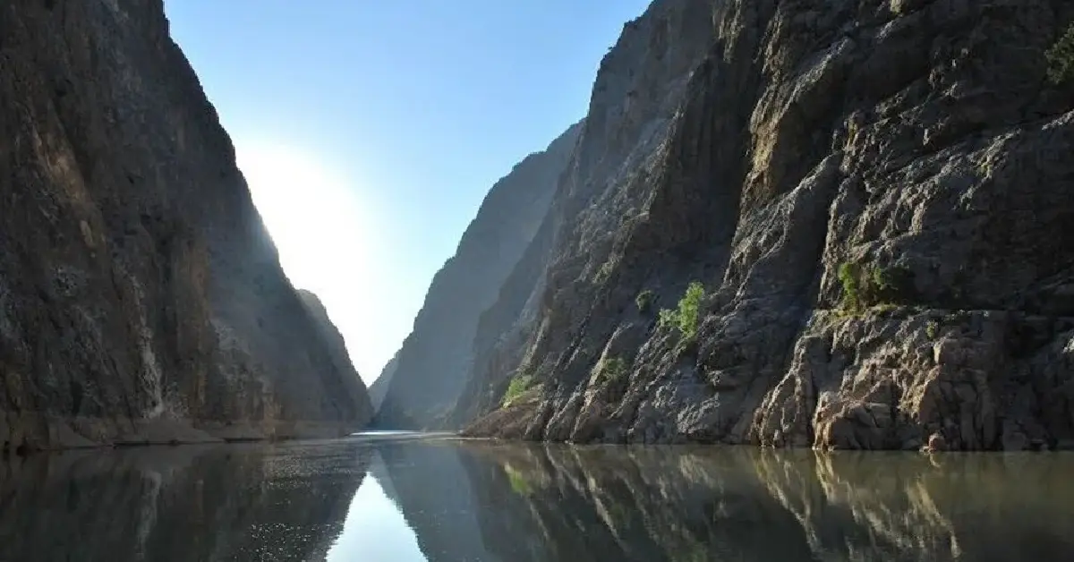 Karanlık Kanyon
