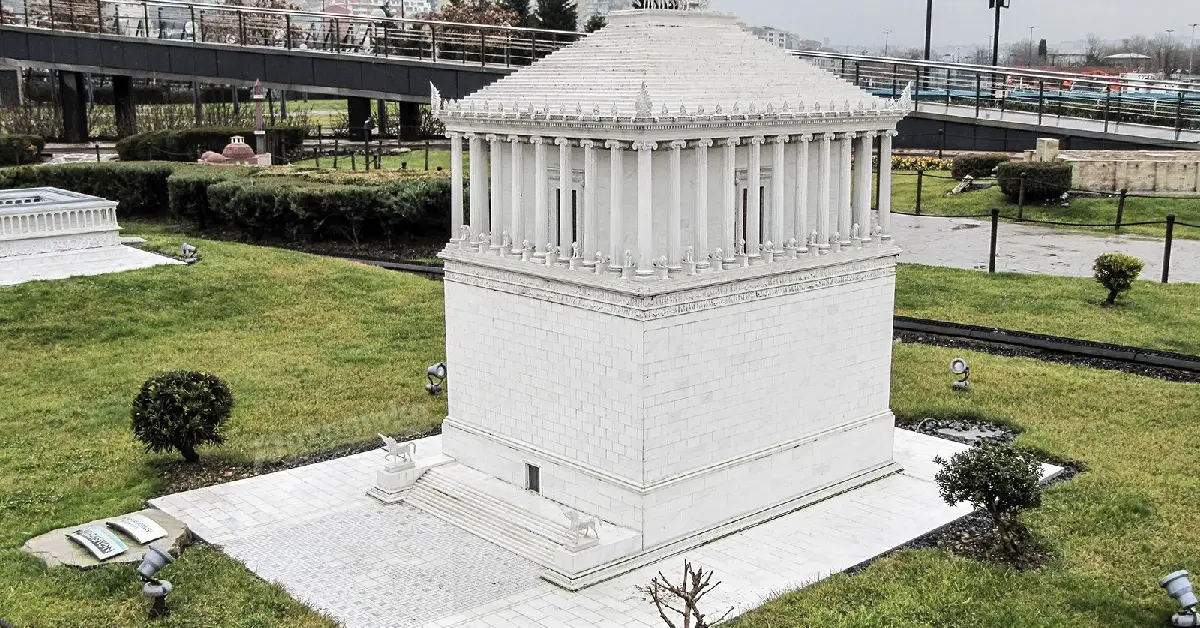 Krispos Anıt Mezarı