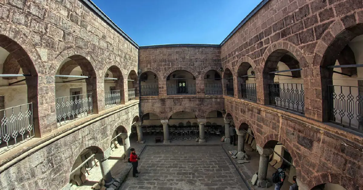 Meydan Medresesi