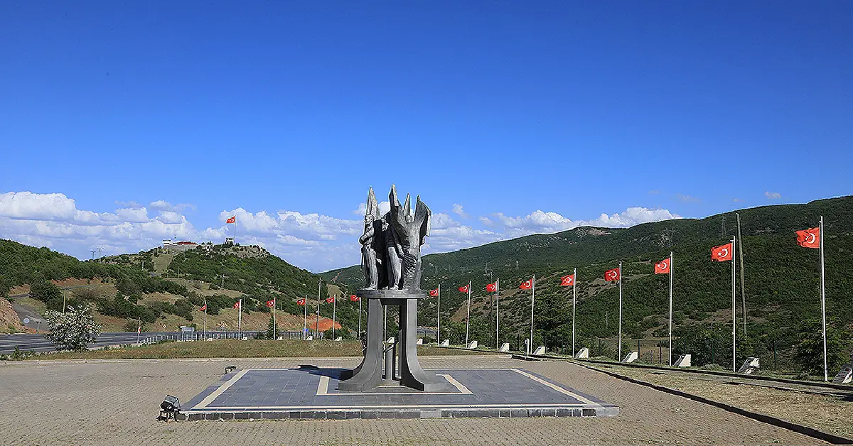 Şehit Anıtı