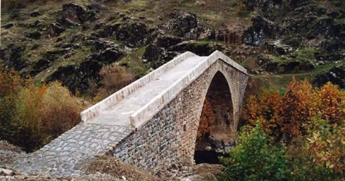Şemdinli Taş Köprü