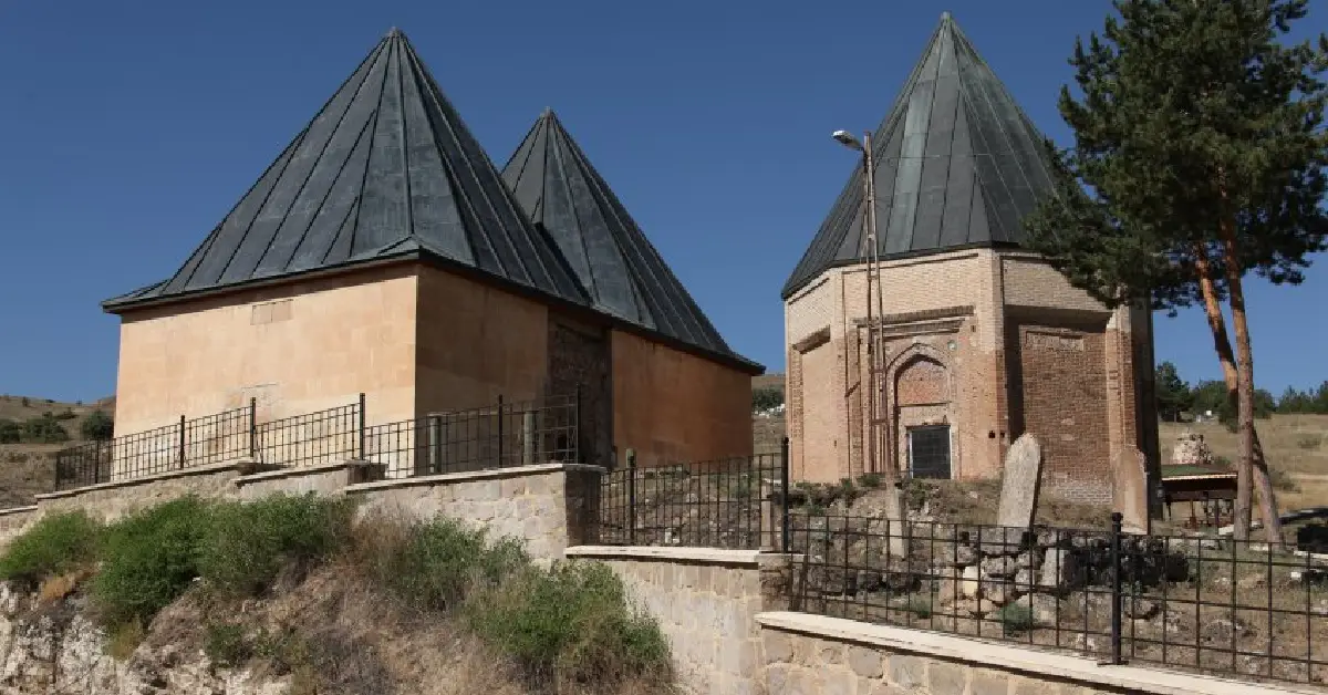 Sultan Melik Türbesi (Melik Gazi Türbesi)