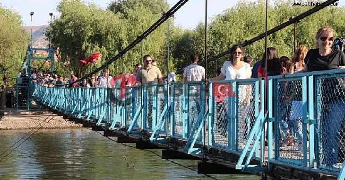 Tahta Köprü