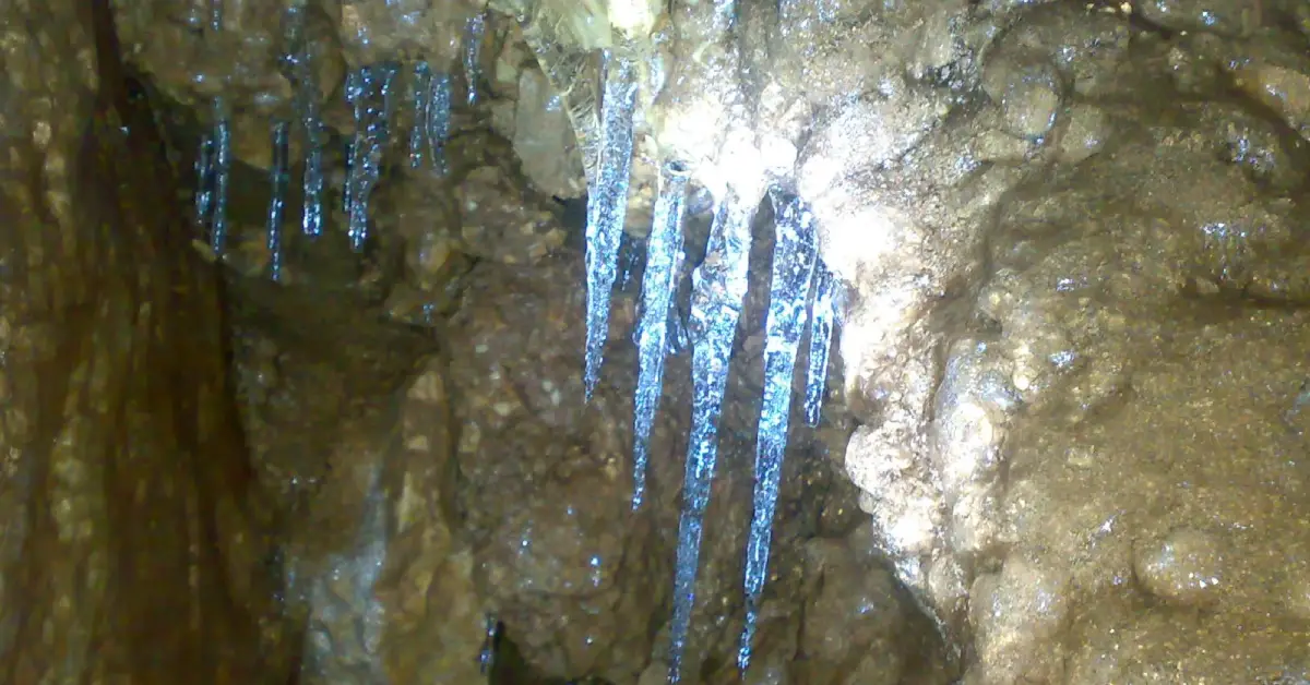Buzluk Mağarası