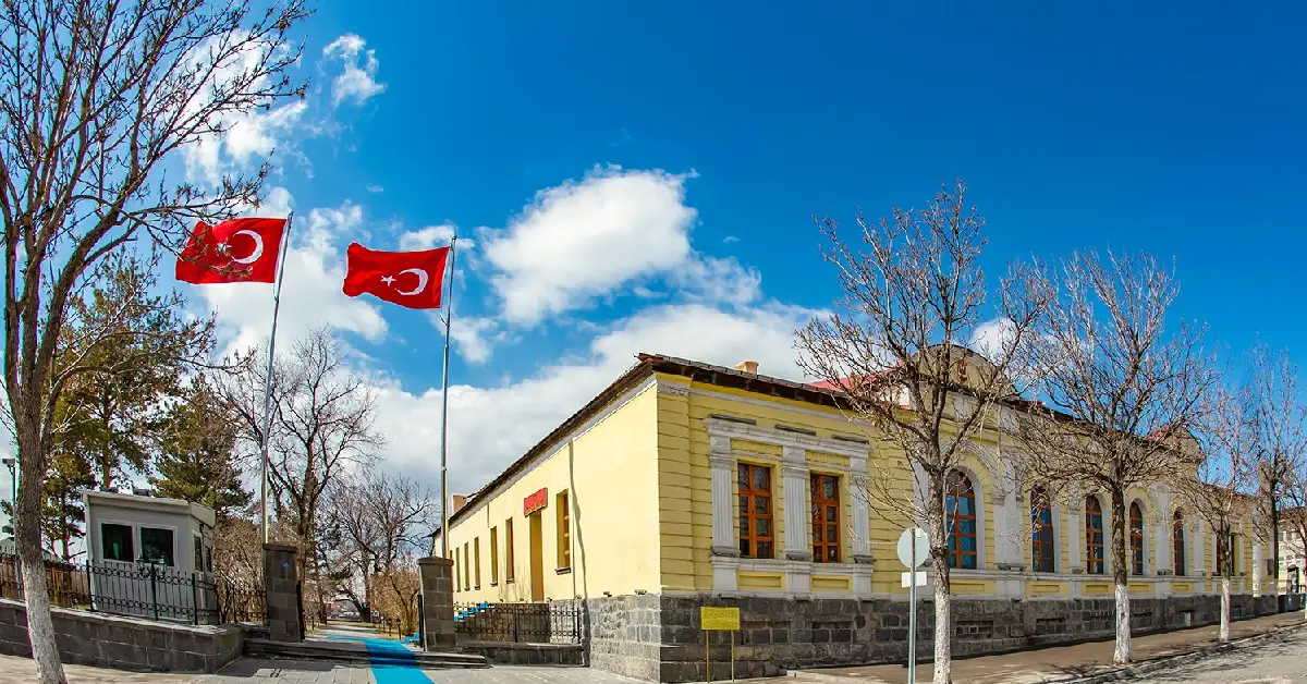 Eski Vali Konağı