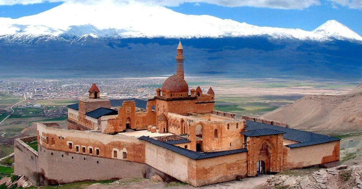 İshak Paşa Sarayı
