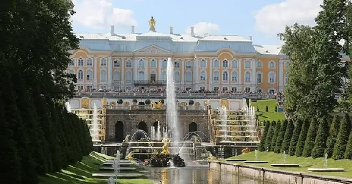 Peterhof Sarayı