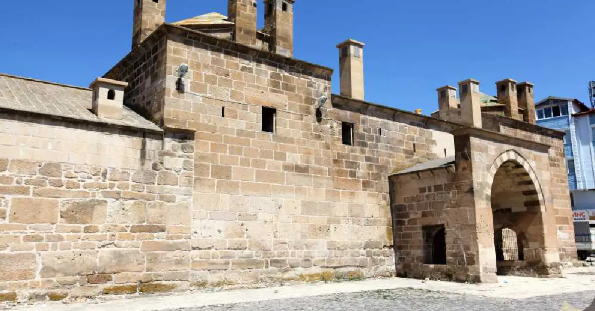 Selçuklu Kervansarayı