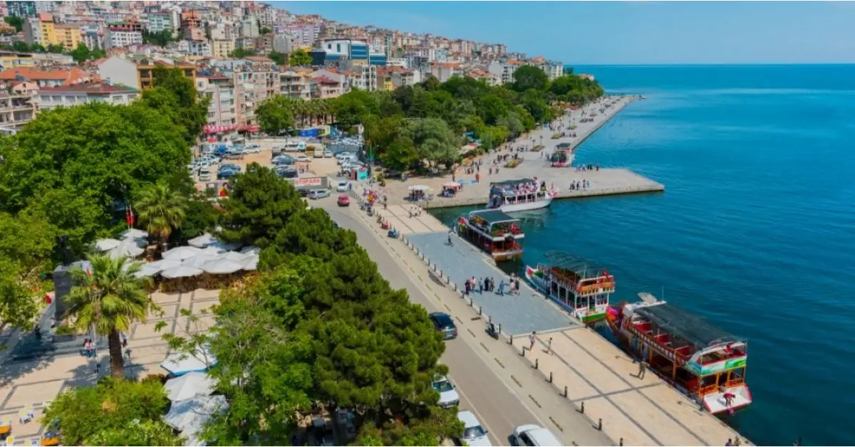 Sinop Aşıklar Caddesi