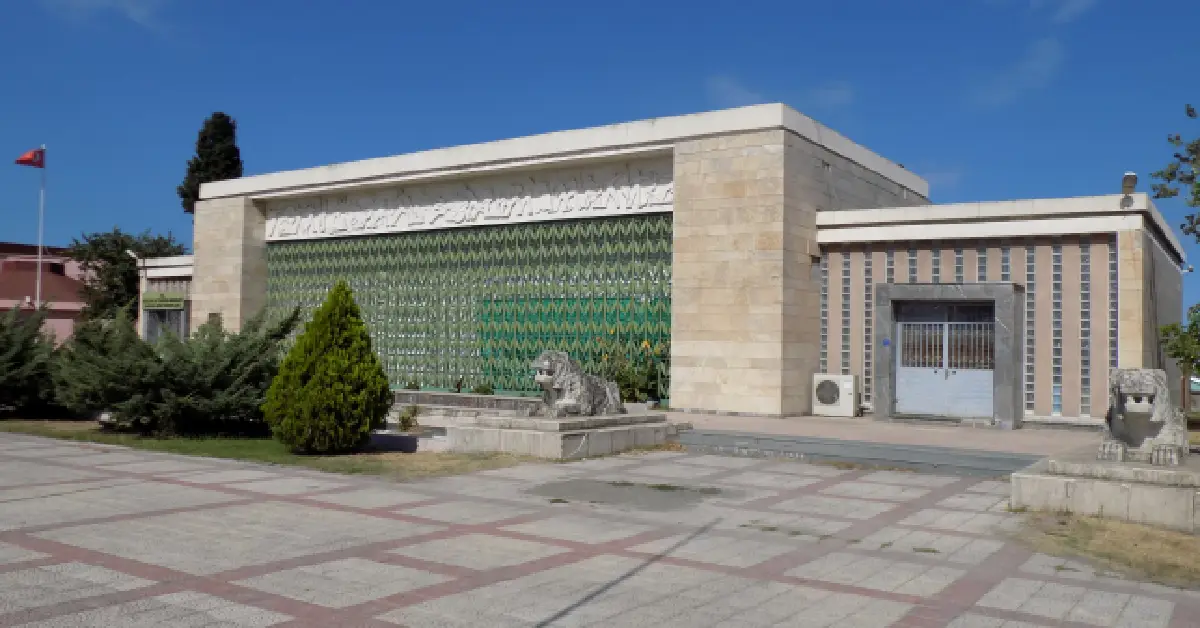 Arkeoloji ve Etnogrofya Müzesi