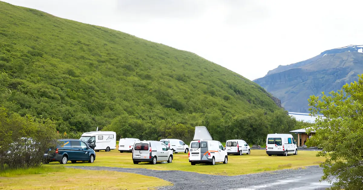 İzlanda'da Kamp ve Karavan Alanları
