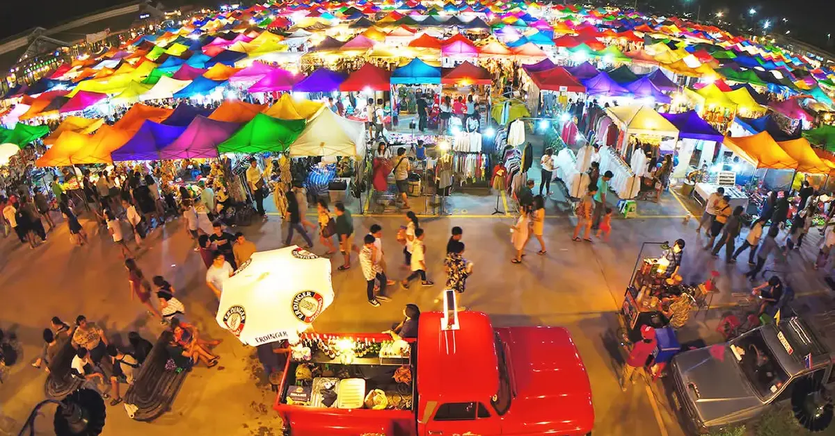 Rod Fai Market
