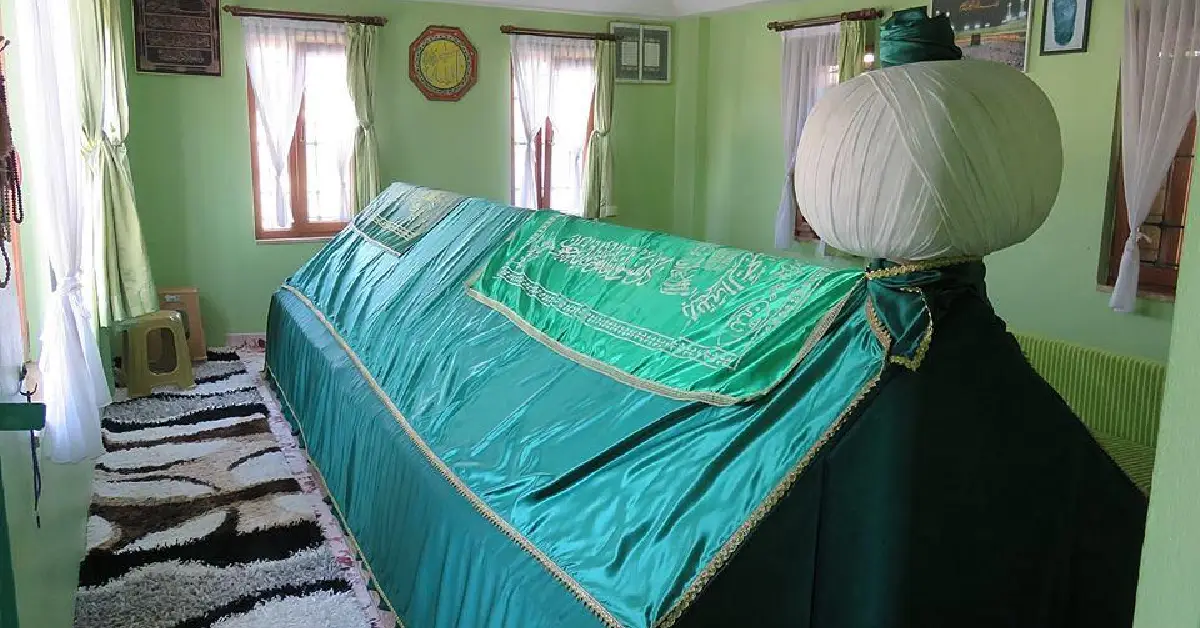 Sakar Baba Türbesi