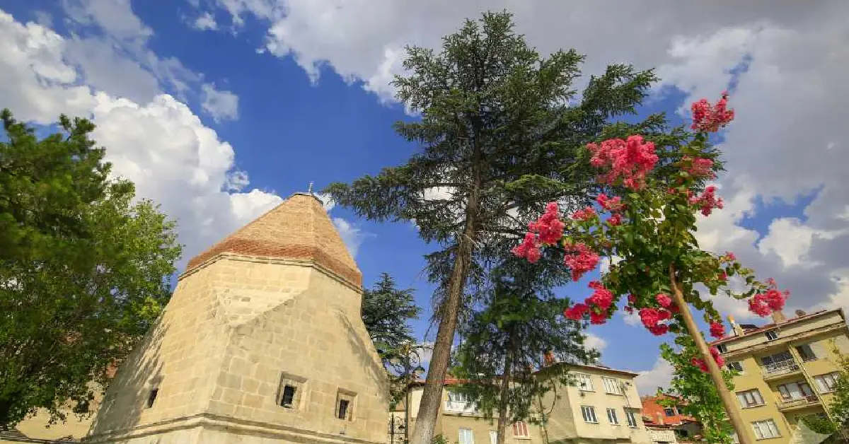 Alemşah Türbersi